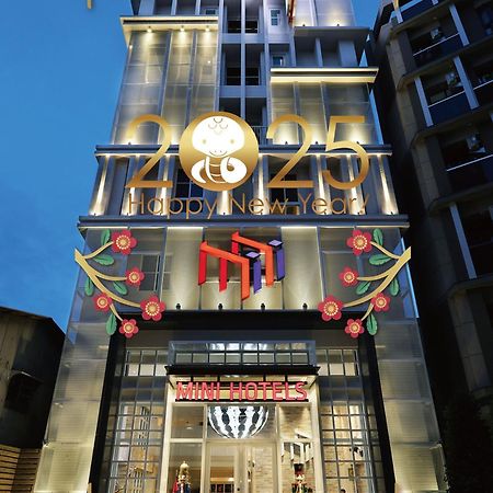 Mini Hotels Taichung Bagian luar foto