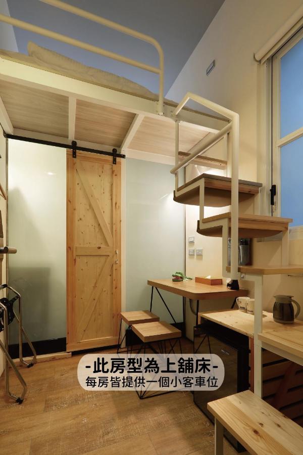 Mini Hotels Taichung Bagian luar foto