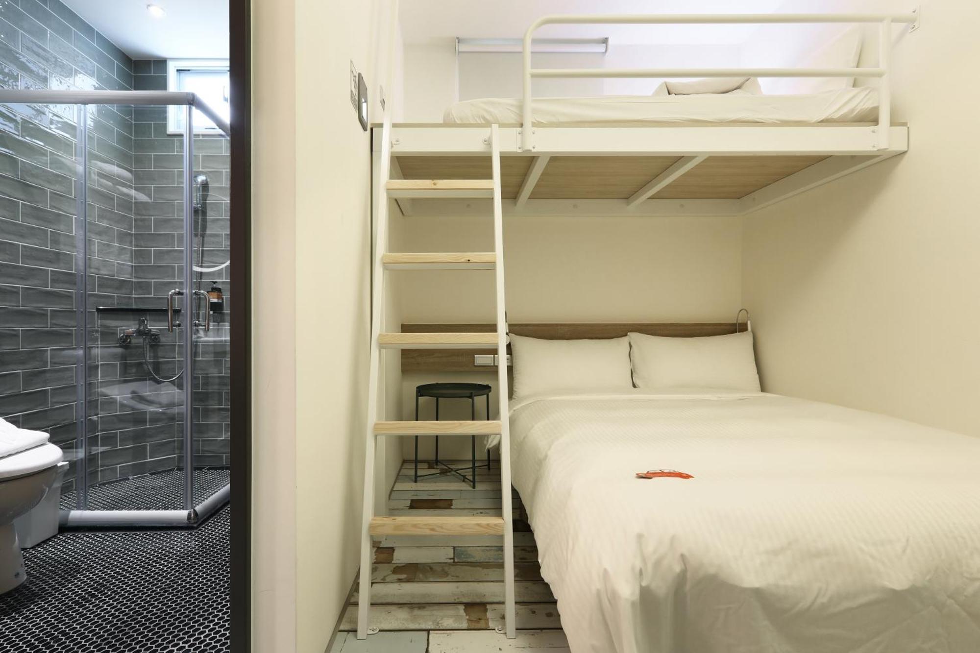 Mini Hotels Taichung Bagian luar foto