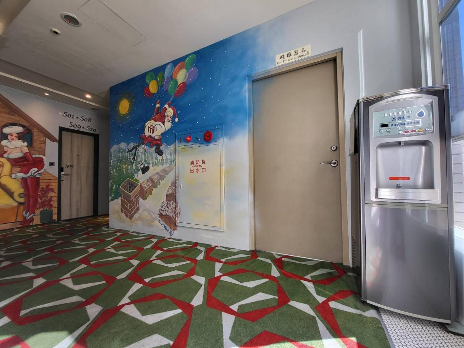 Mini Hotels Taichung Bagian luar foto